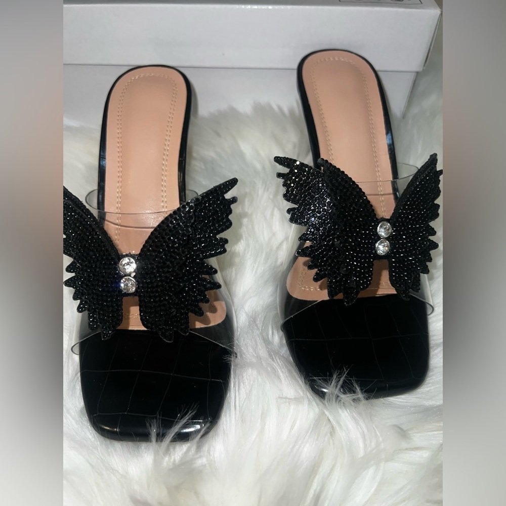 Butterfly embellished kitten heel black European size 36